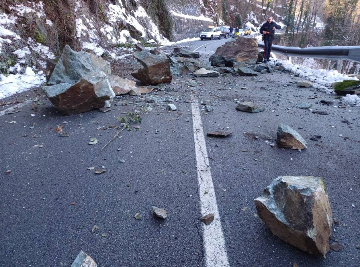 Frana sulla Strada Provinciale 32 della Valle di Viù: traffico interrotto e riapertura parziale con senso unico alternato